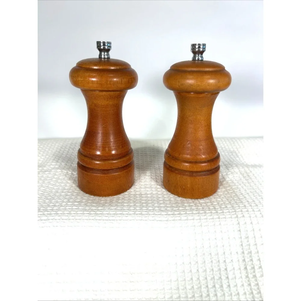 Vintage Wood Salt and Pepper Mills Grinders Olde Thompson Wooden Turned